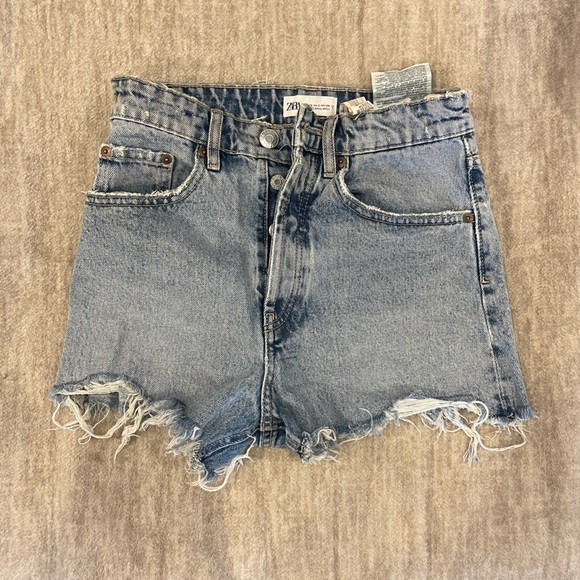 Zara denim shorts - Picture 2 of 3